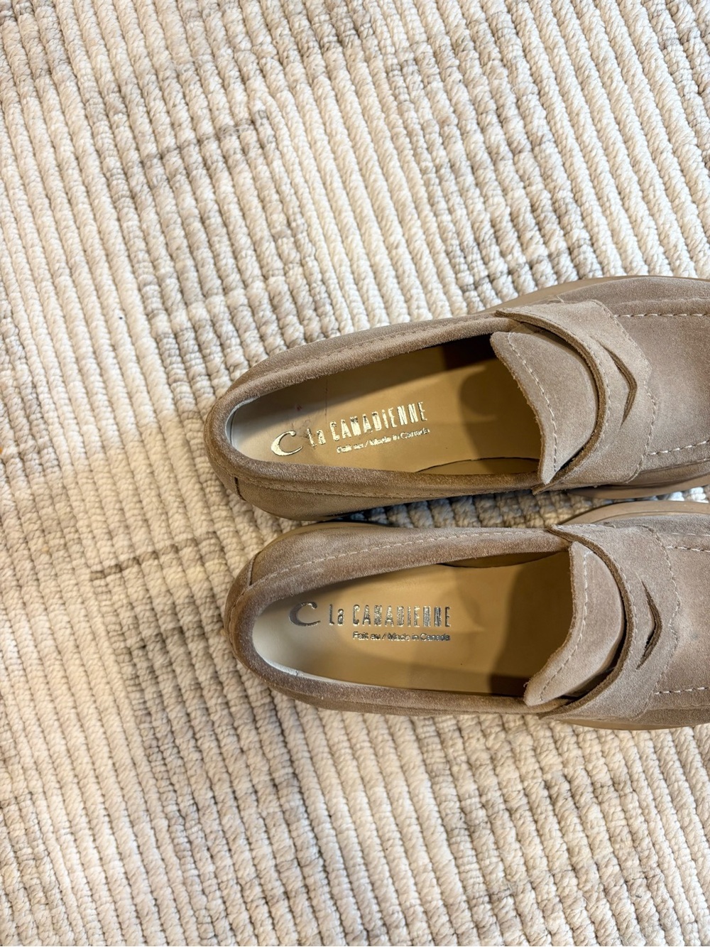 NWOT La CANADIENNE Suede Loafers in Taupe - Picture 3 of 5